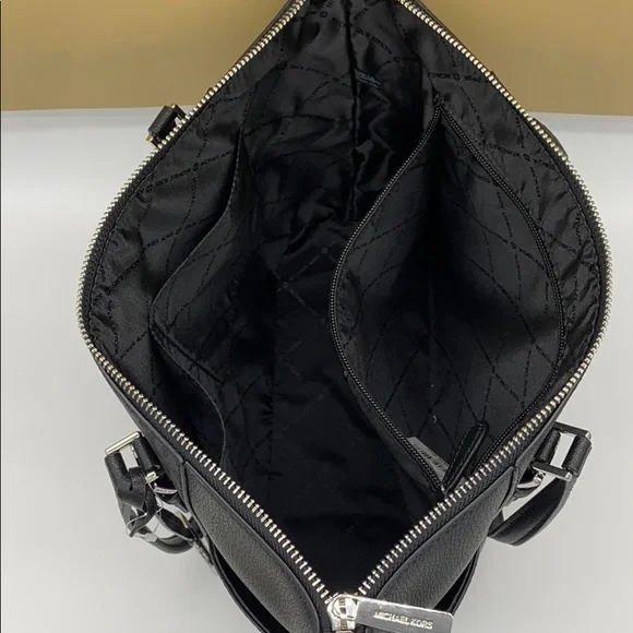 MICHAEL KORS CHARLOTTE LARGE TOP ZIP TOTE Black